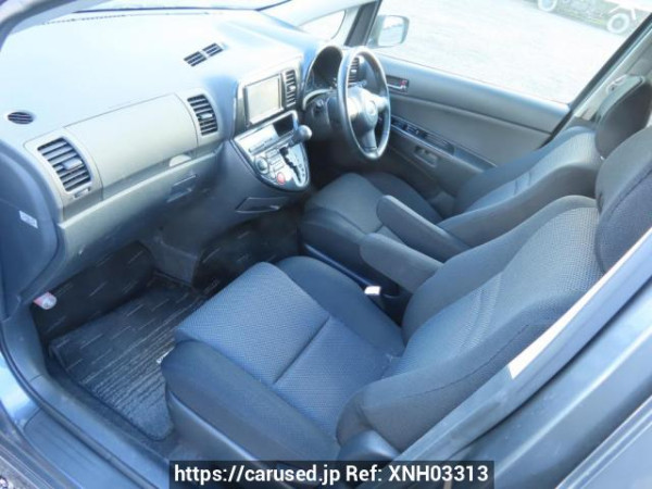 Used 2005 AT toyota wish ZNE10G Image[16]