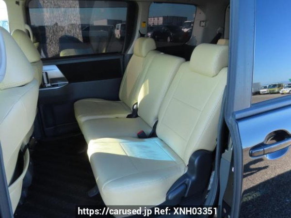 Used 2007 AT toyota voxy ZRR70W Image[22]