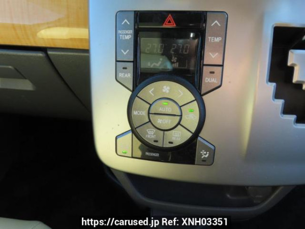 Used 2007 AT toyota voxy ZRR70W Image[32]