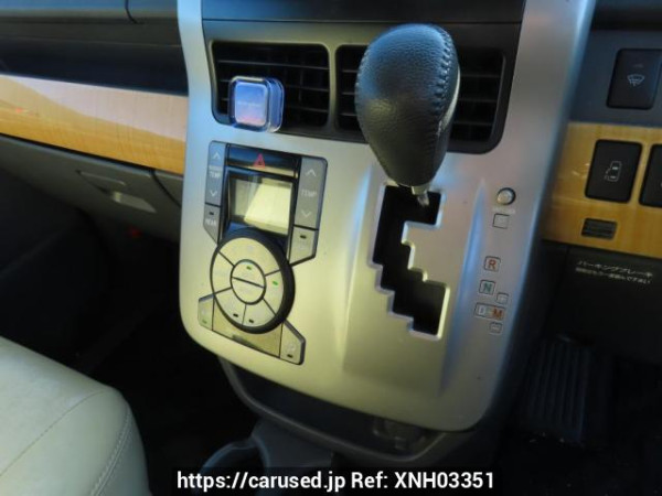 Used 2007 AT toyota voxy ZRR70W Image[33]
