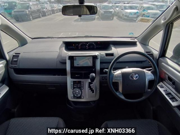 Used 2010 AT toyota noah ZRR70W Image[18]