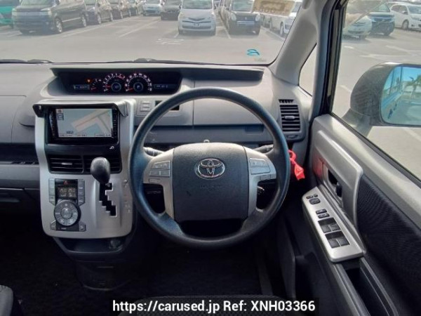 Used 2010 AT toyota noah ZRR70W Image[20]