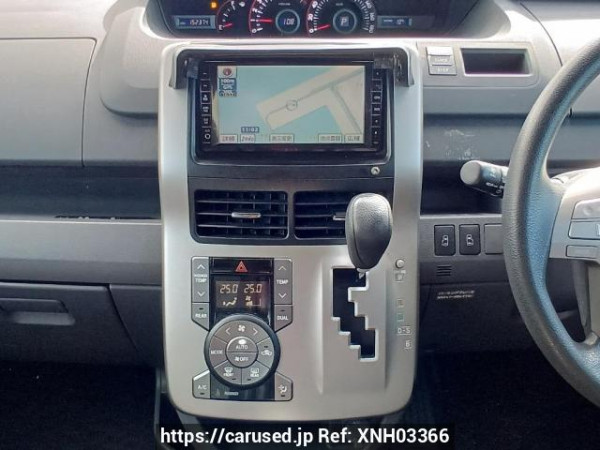 Used 2010 AT toyota noah ZRR70W Image[21]