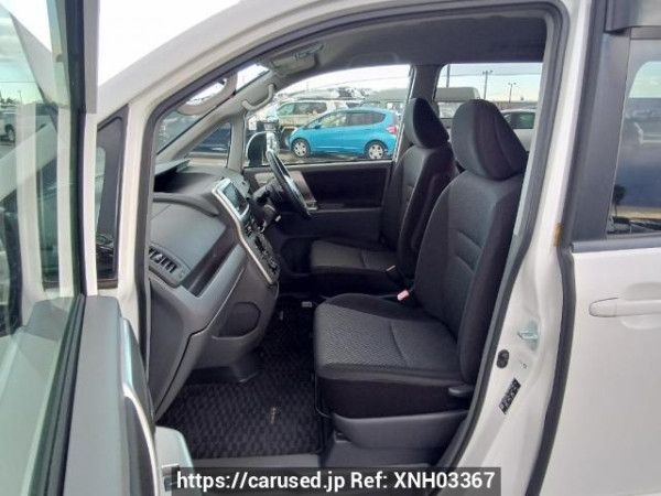 Used 2007 AT toyota noah ZRR70W Image[14]