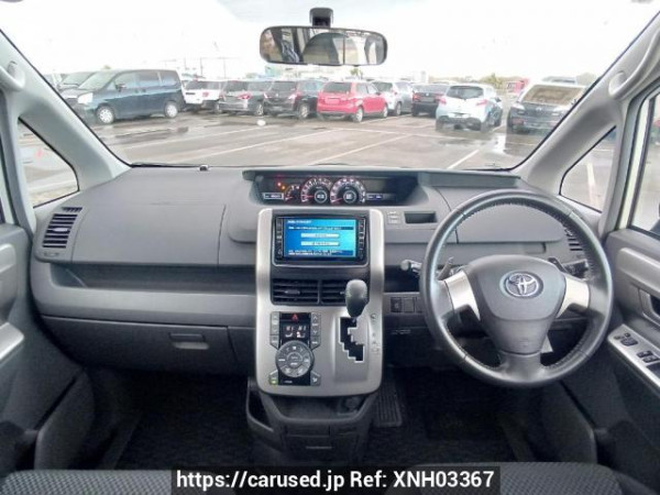 Used 2007 AT toyota noah ZRR70W Image[18]