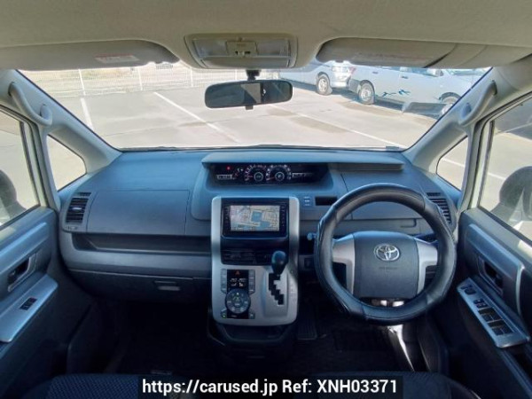 Used 2008 AT toyota noah ZRR70W Image[17]