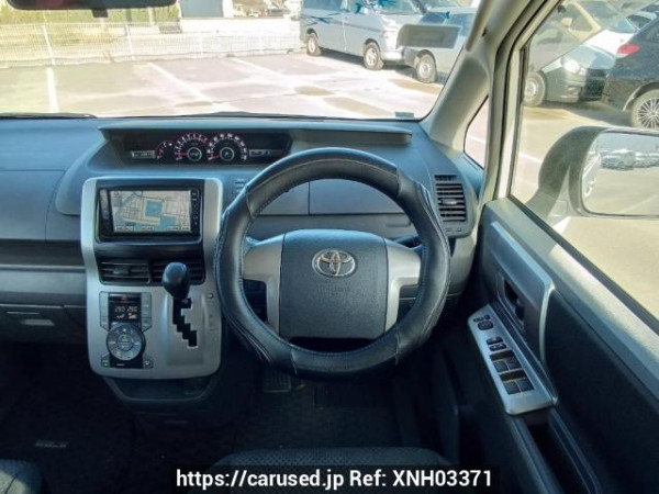 Used 2008 AT toyota noah ZRR70W Image[19]
