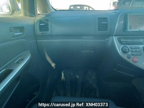 Used 2004 AT toyota wish ZNE10G Image[19]