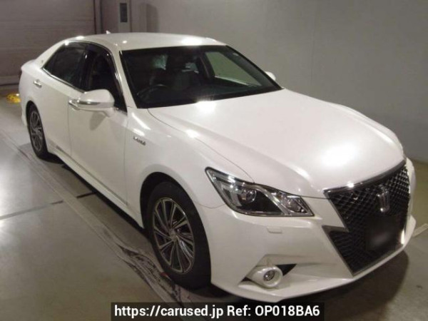 Used 2014 AT toyota crown-hybrid AWS211 Image[2]