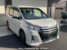 Toyota Noah ZRR80W