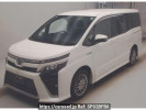 Toyota Voxy ZWR80W