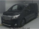 Toyota Noah ZRR85W