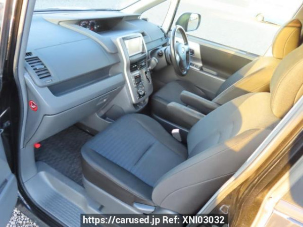 Used 2009 AT toyota voxy ZRR70W Image[17]