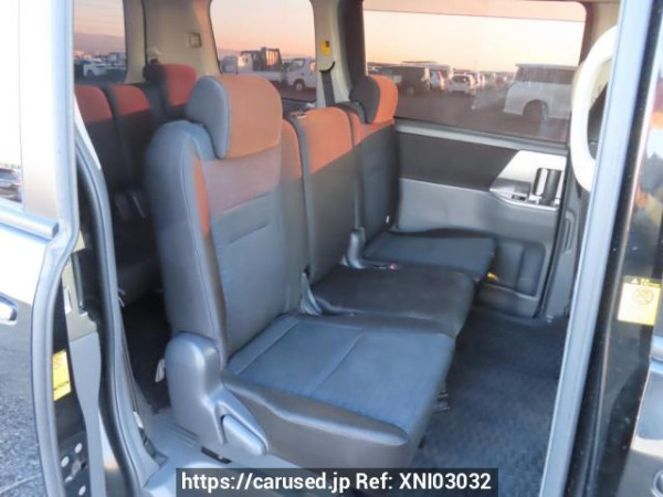 Used 2009 AT toyota voxy ZRR70W Image[20]