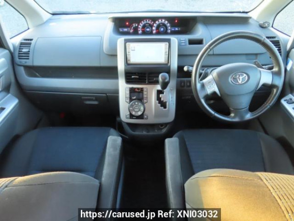 Used 2009 AT toyota voxy ZRR70W Image[26]