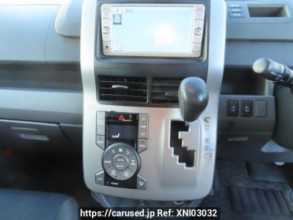 Used 2009 AT toyota voxy ZRR70W Image[31]