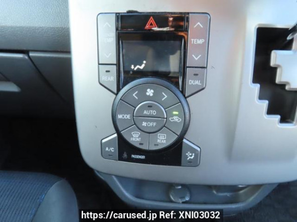 Used 2009 AT toyota voxy ZRR70W Image[33]