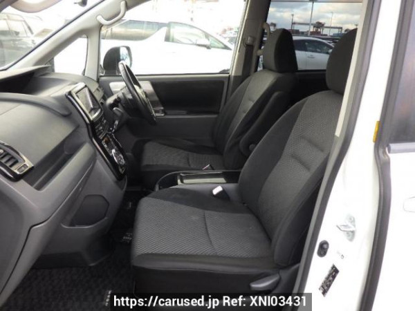Used 2008 AT toyota noah ZRR70W Image[13]