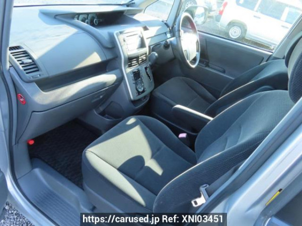 Used 2009 AT toyota noah ZRR70G Image[16]
