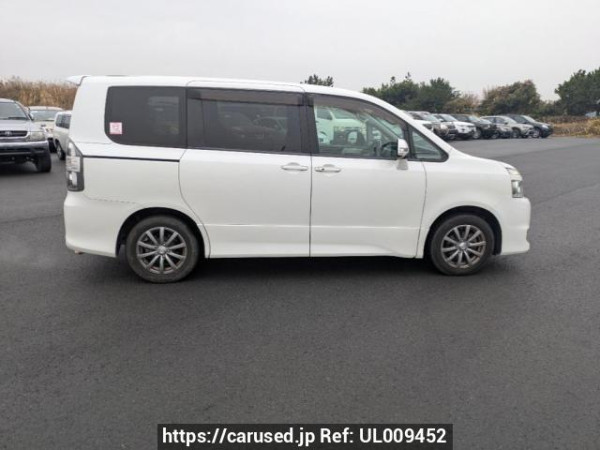 Used 2007 AT toyota voxy ZRR70W Image[7]
