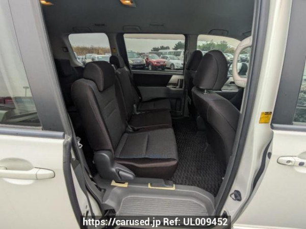 Used 2007 AT toyota voxy ZRR70W Image[13]