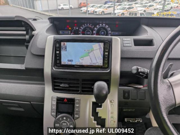 Used 2007 AT toyota voxy ZRR70W Image[23]