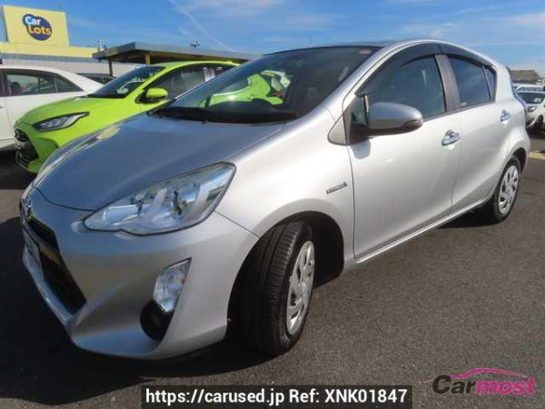 Used 2017 CVT toyota aqua NHP10 Image[2]