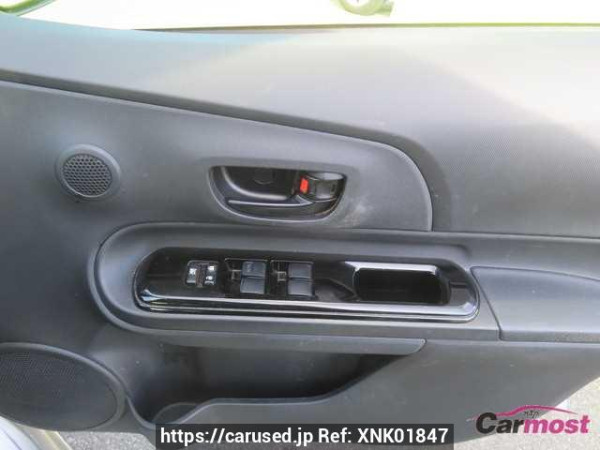 Used 2017 CVT toyota aqua NHP10 Image[16]