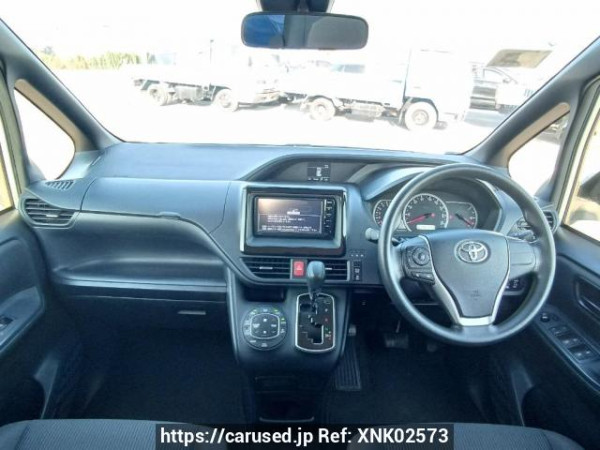 Used 2016 AT toyota noah ZRR80G Image[19]