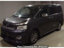 Toyota Voxy ZRR70W
