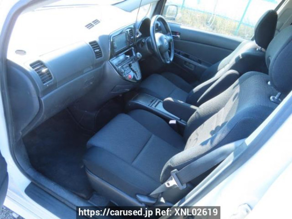Used 2004 AT toyota wish ZNE10G Image[16]