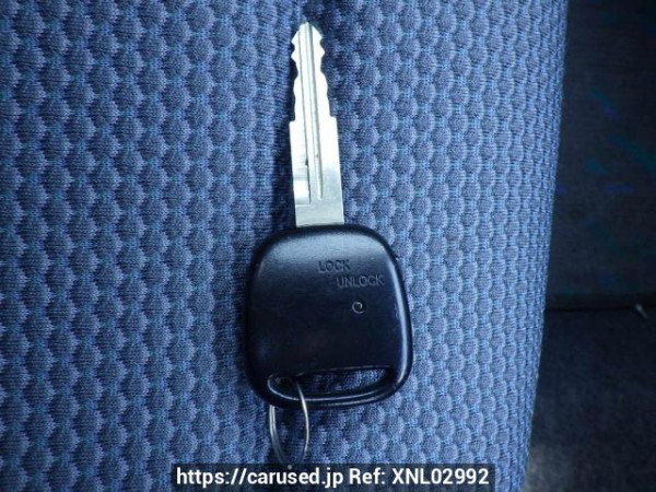 Used 2002 AT toyota fun-cargo NCP20 Image[41]