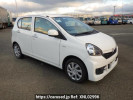 Daihatsu Mira e:S LA300S