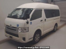 Toyota Regiusace Van KDH206Kカイ