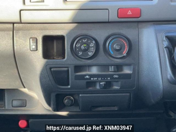 Used 2005 MT toyota hiace-van KDH205V Image[21]