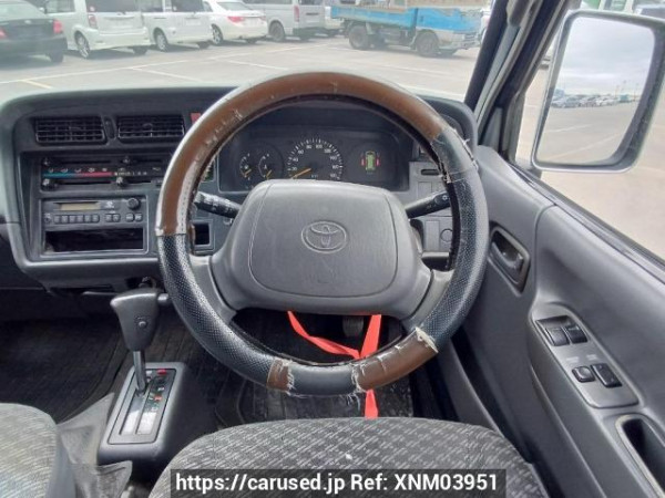 Used 2004 AT toyota hiace-van TRH112V Image[18]