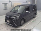 Toyota Voxy ZRR80W