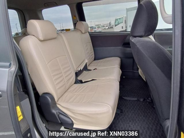 Used 2010 AT toyota noah ZRR70G Image[17]