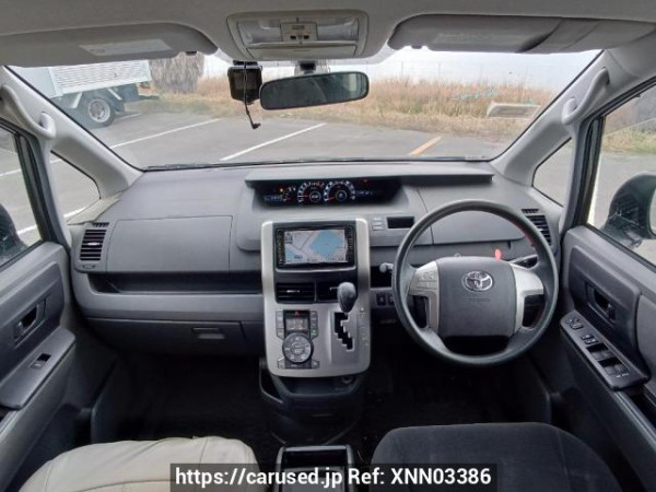 Used 2010 AT toyota noah ZRR70G Image[19]
