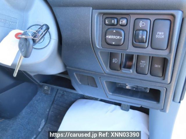 Used 2004 AT toyota sienta NCP81G Image[29]