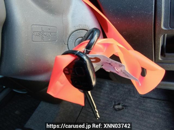 Used 2005 AT toyota sienta NCP81G Image[28]