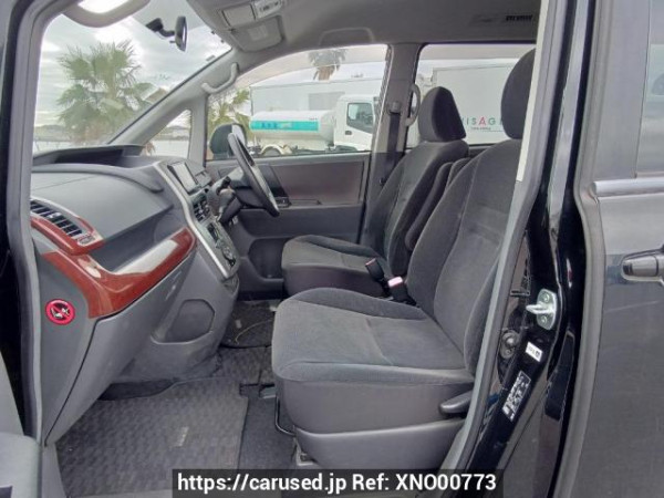 Used 2009 AT toyota noah ZRR70G Image[15]