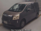Toyota Noah ZRR70G