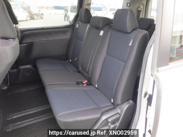Used 2015 AT toyota noah ZRR80G Image[16]