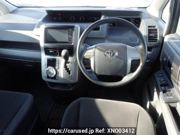 Used 2009 AT toyota noah ZRR70G Image[17]