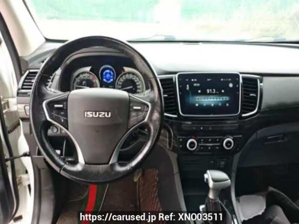 Used 2021 MT isuzu d-max - Image[9]
