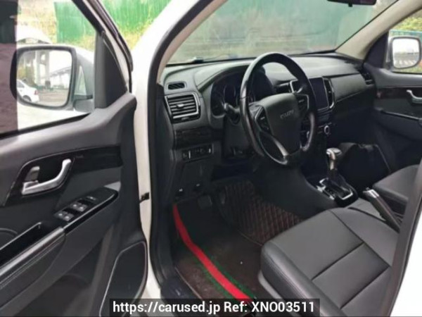 Used 2021 MT isuzu d-max - Image[23]