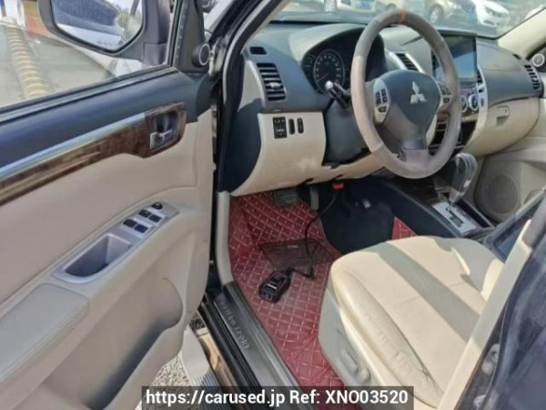 Used 2014 MT mitsubishi pajero - Image[6]