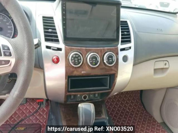 Used 2014 MT mitsubishi pajero - Image[8]