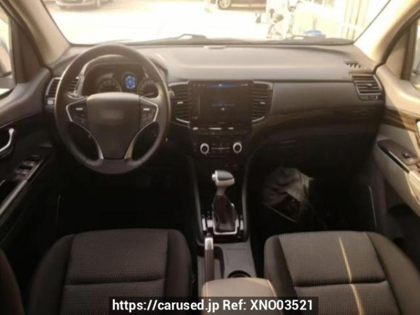 Used 2021 MT isuzu d-max - Image[7]
